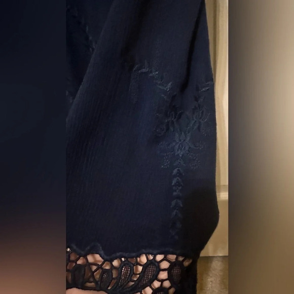 Brixon Ivy Navy top with cutout details on sleeves, side and hem L - Picture 9 of 11